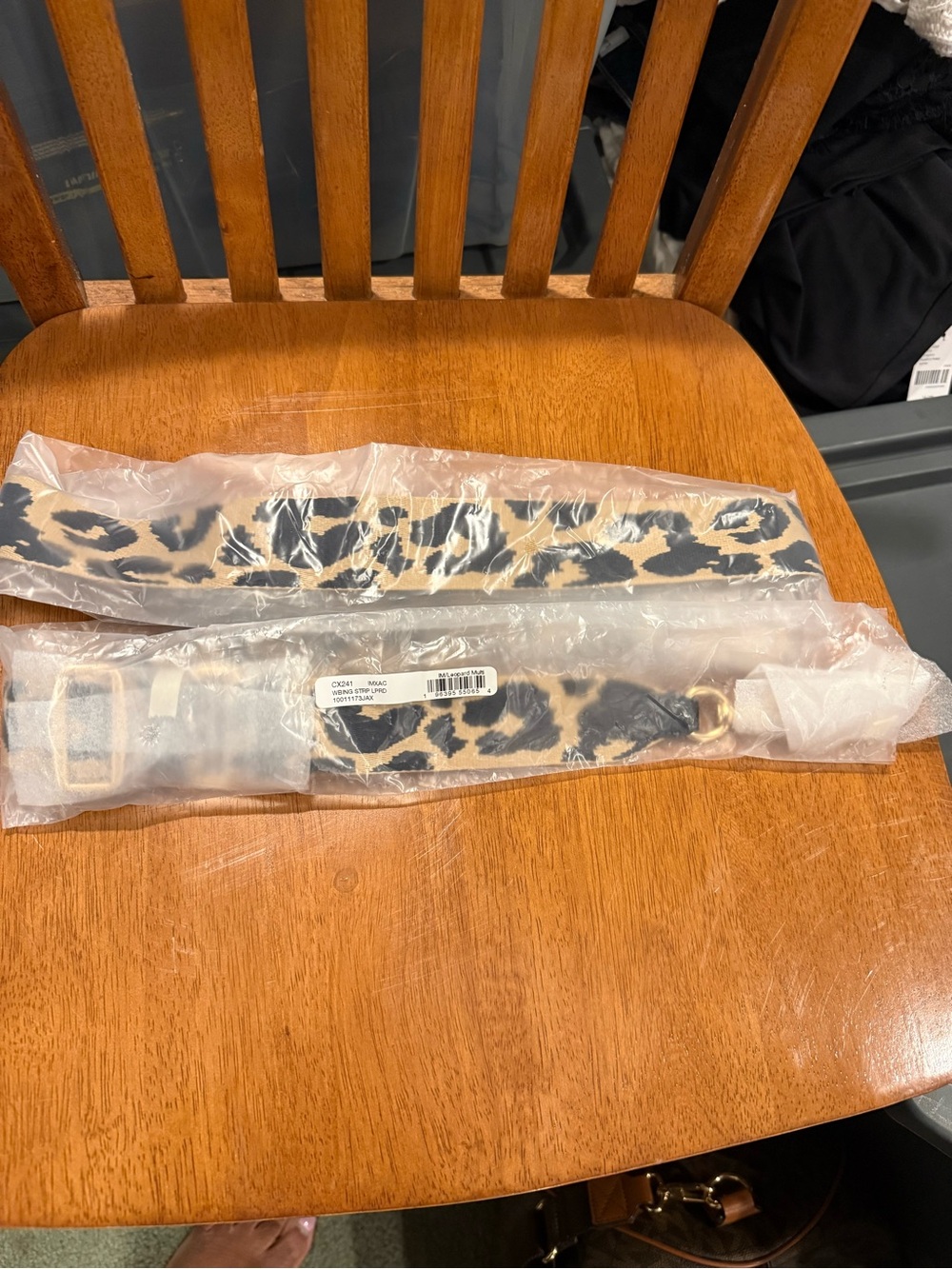NEW Coach Leopard Print Adjustable Strap in Beige and Black - Picture 3 of 4